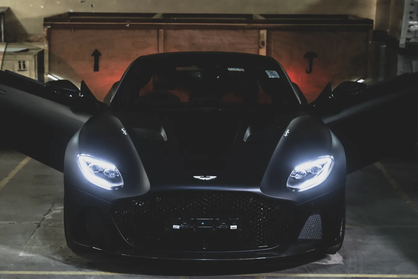 ast1-min Une aston