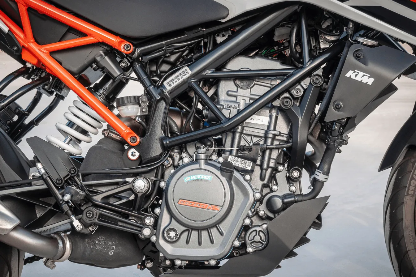 k1 (1)-min Une moto KTM