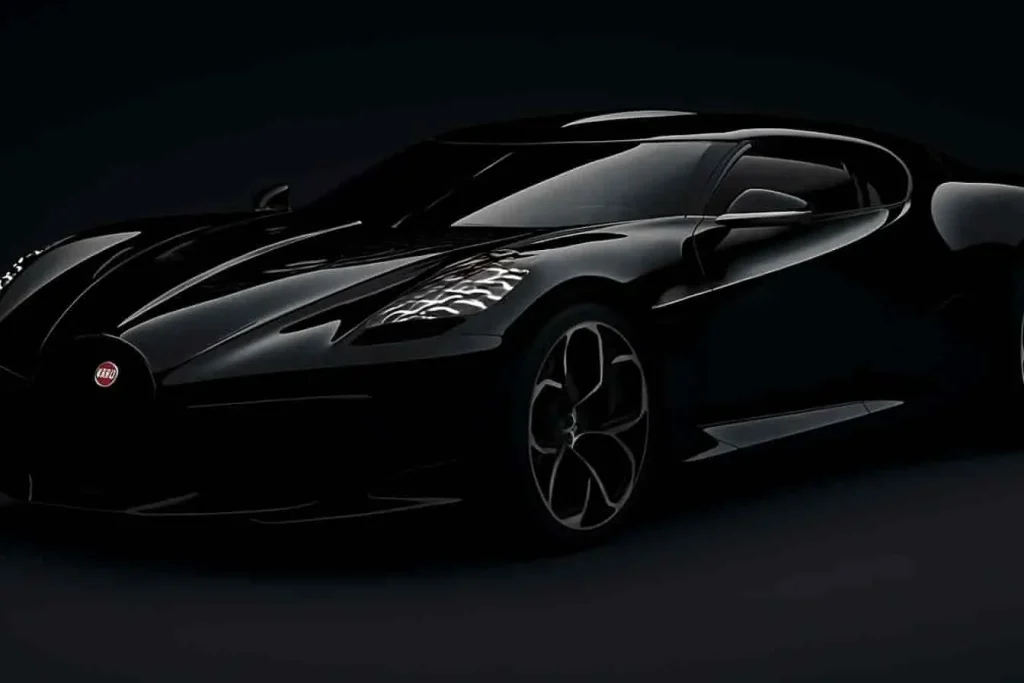 Bugatti La Voiture Noire, voiture de prestige aux courbes raffinées, roues sport et finitions noires sur fond minimaliste.