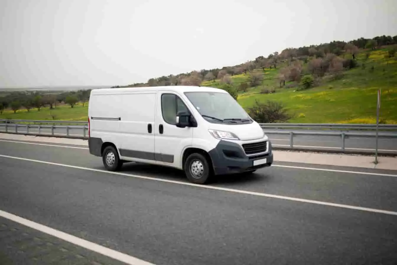 Citroën Jumpy 2.0 HDi 120 Citroën Jumpy 2.0 HDi 120 en mouvement sur route, modèle connu pour des soucis de turbo et de démarrage à froid.