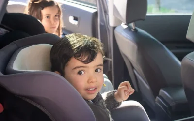 Siège auto dos à la route : jusqu’à quel âge le maintenir ?