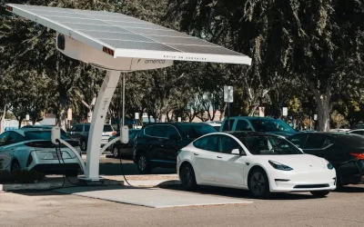 Recharger sa voiture électrique avec des panneaux solaires : fonctionnement et avantages